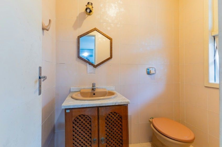 Casa com pátio e churrasqueira em frente à praça – Jardim Sabará — foto 15