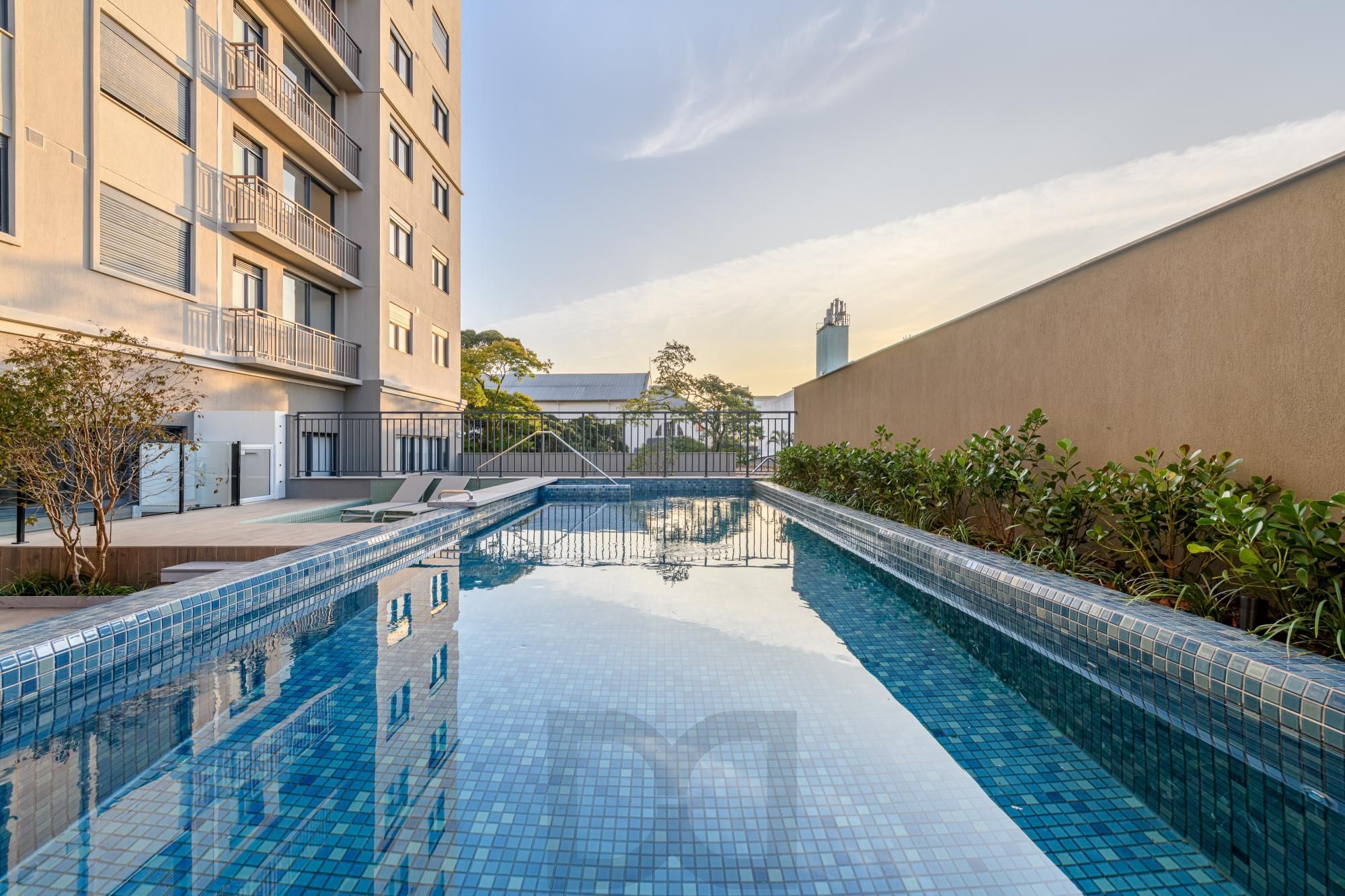Apartamento, 2 Quartos Semimobiliado, churrasqueira, 1 vaga - Menino Deus — foto 32
