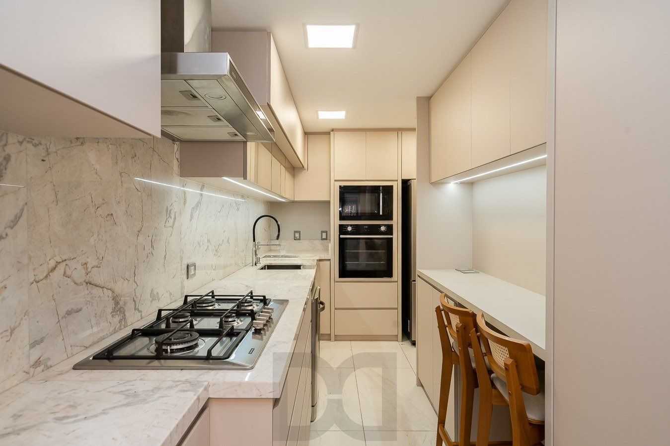 Casa em Condomínio de Alto Padrão com 4 Suítes no Três Figueiras — foto 13