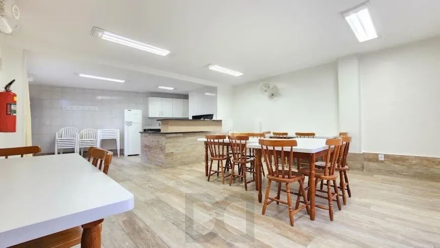 Apartamento 3 dormitórios, suíte, semimobiliado e duas vagas de garagem. — foto 24