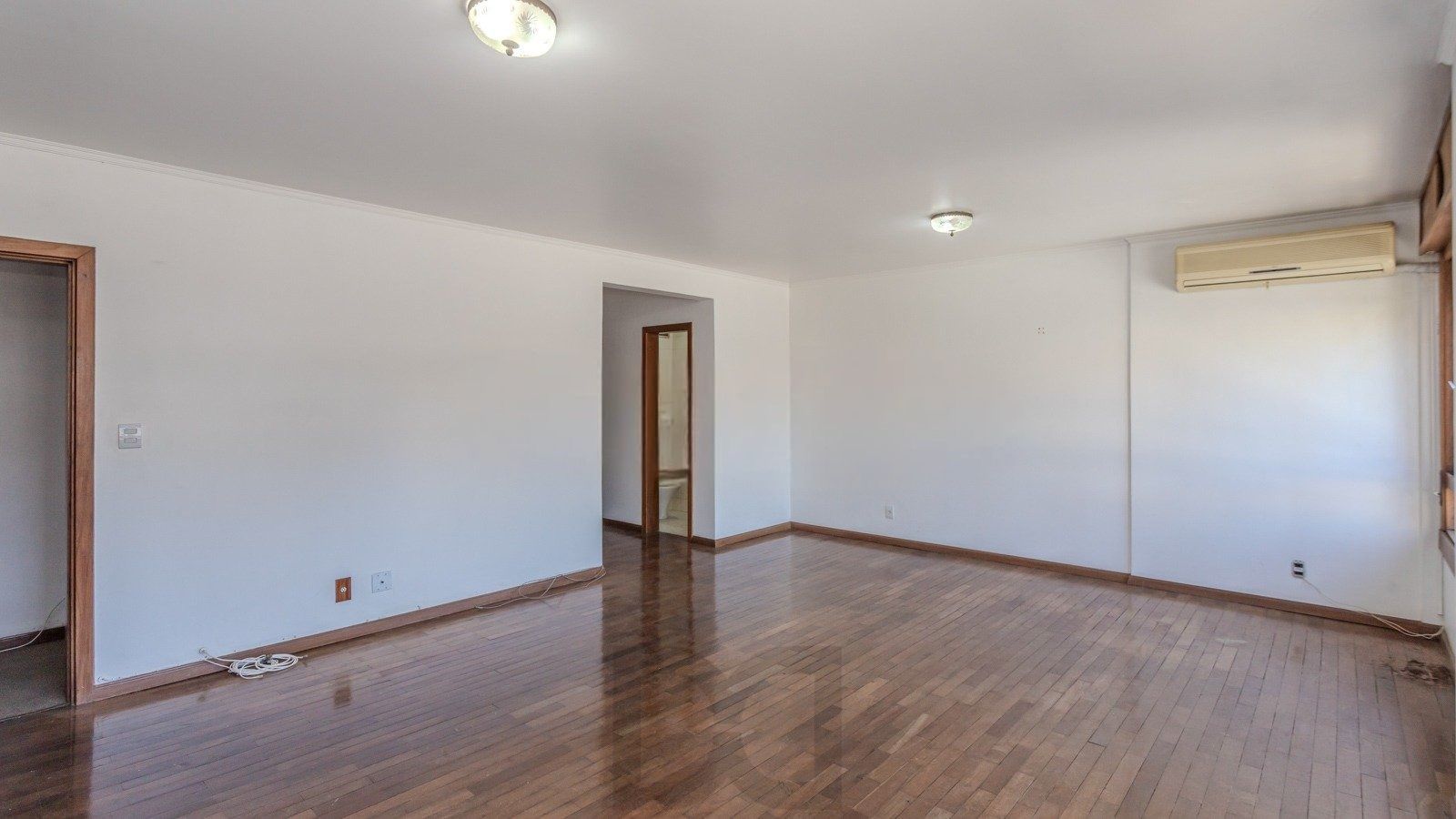 Apartamento semimobiliado de 140 m² privativos no bairro Mont'Serrat — foto 4
