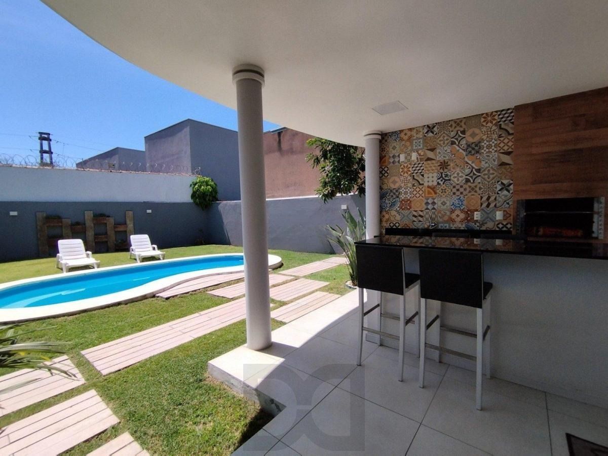 Casa/ sobrado com mobilia de qualidade, 3 suítes, piscina e 4 vagas de garagem — foto 2