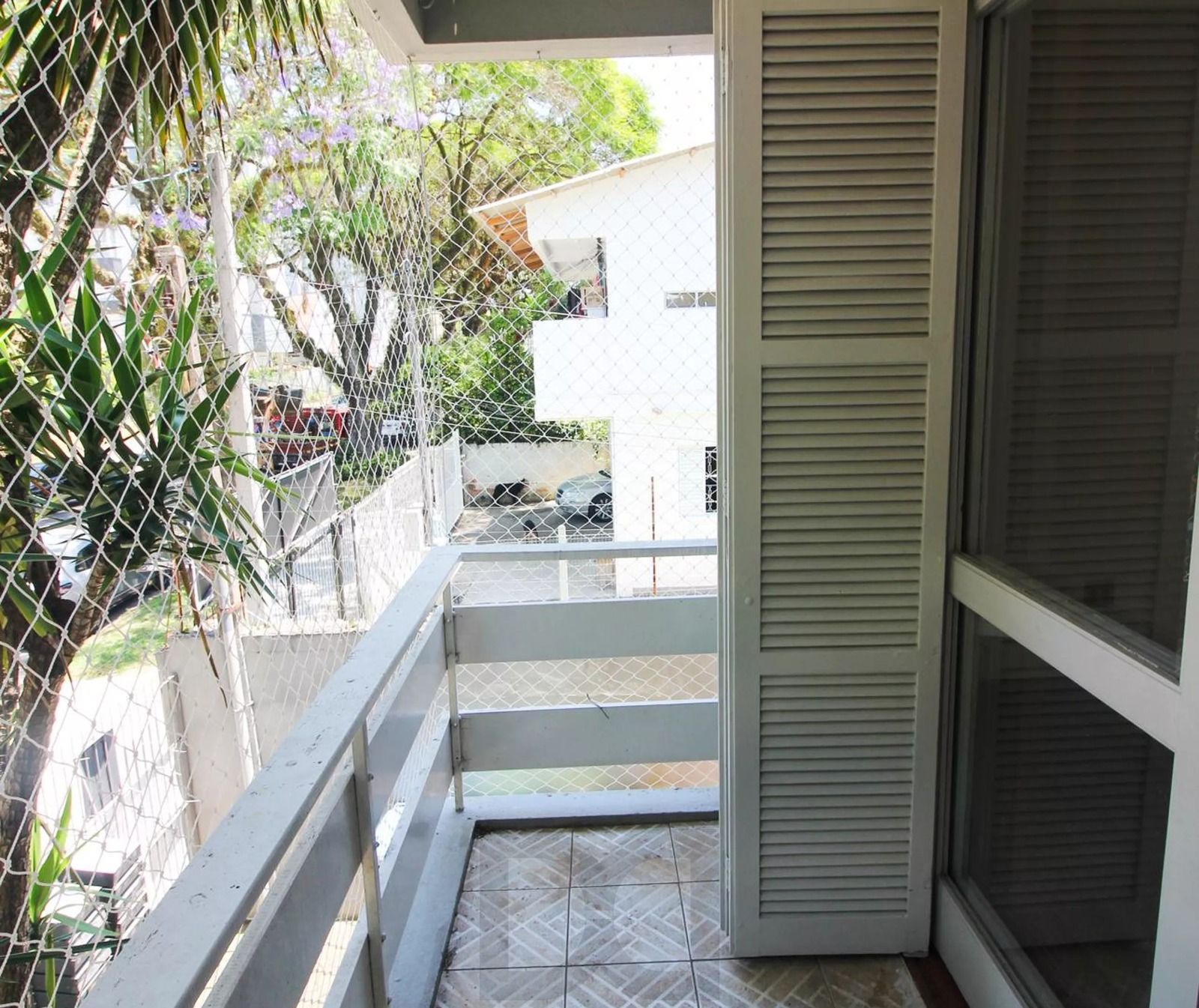 Apartamento com 2 dormitórios, banheiro auxiliar e 2 vagas cobertas. — foto 23