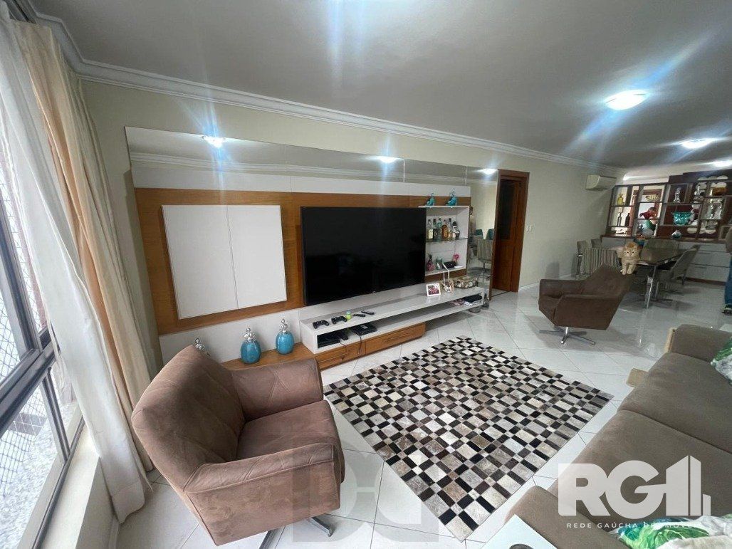 Apartamento com 3 dormitórios, 1 suíte, lavabo, 2 vagas cobertas, semimobiliado, churrasqueira e lareira. — foto 6