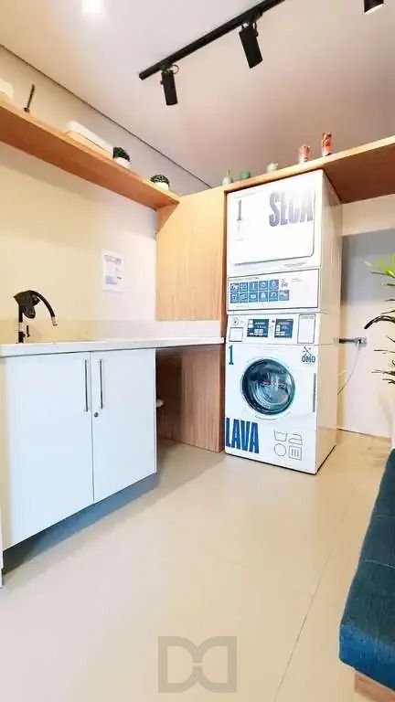 Apartamento, 2 Quartos Semimobiliado, churrasqueira, 1 vaga - Menino Deus — foto 28