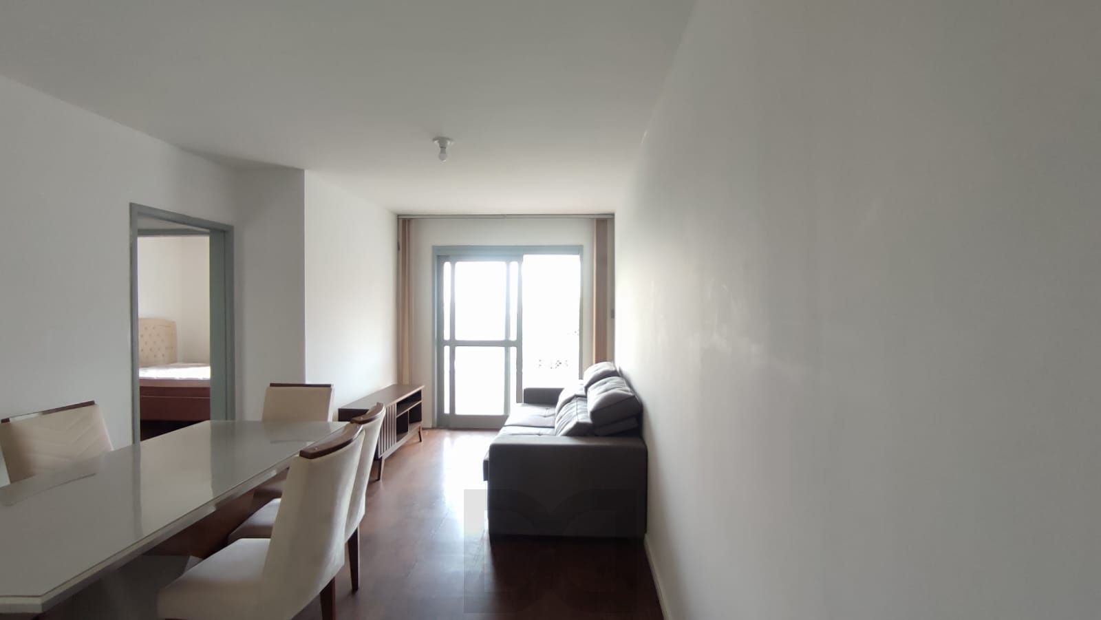 Apartamento, 2 dorm, sacada, 1 vaga cobert, ao lado do Triagulo Assis Brasil — foto 3