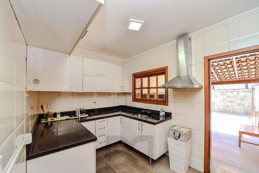 Casa com 3 dormitórios, suíte e churrasqueira. — foto 16