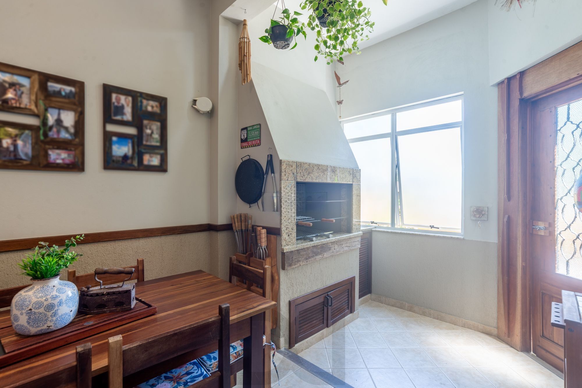 Casa térrea com 4 dormitórios, 2 suítes e 3 vagas. — foto 27