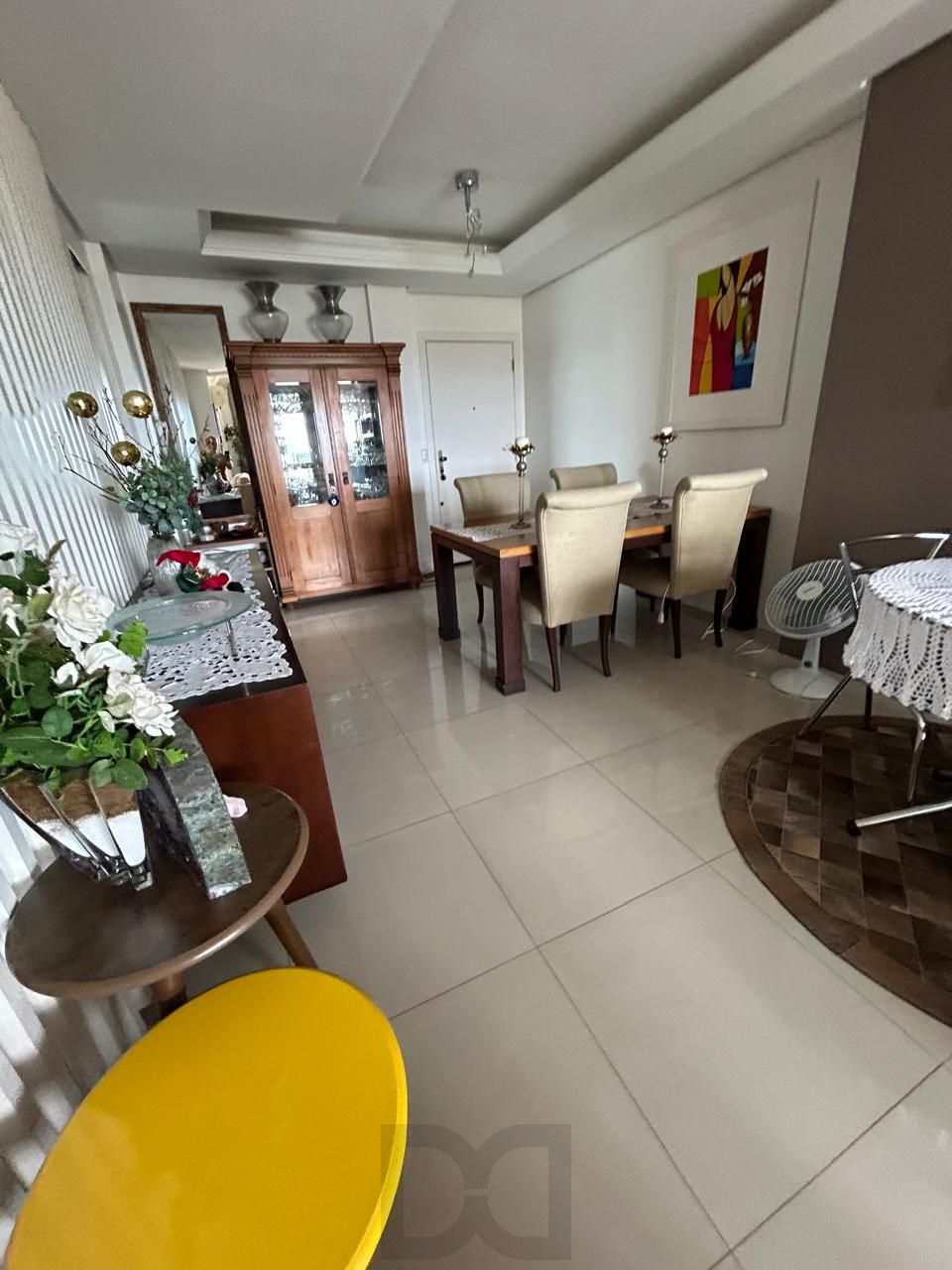 Apartamento com Suíte, Lareira e 2 Vagas na Zona Norte — foto 2