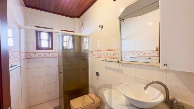 Casa térrea com 3 dormitórios, piscina, espaço gourmet com churrasqueira. — foto 26