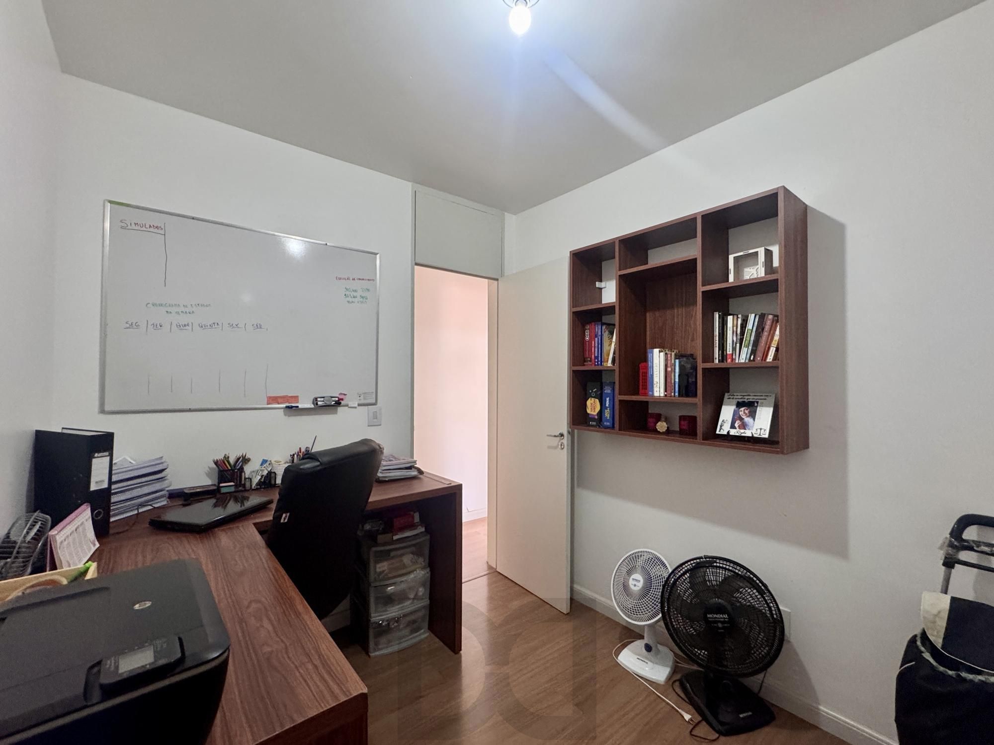 Apartamento 3 Dormitórios com Suíte, Sacada e Vaga Coberta — foto 14