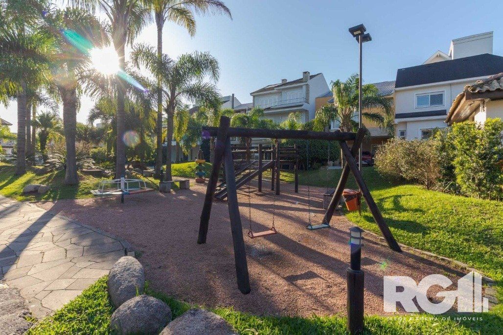 Casa em Condomínio com 3 Suítes, Espaço Gourmet e 5 Vagas de Garagem — foto 28