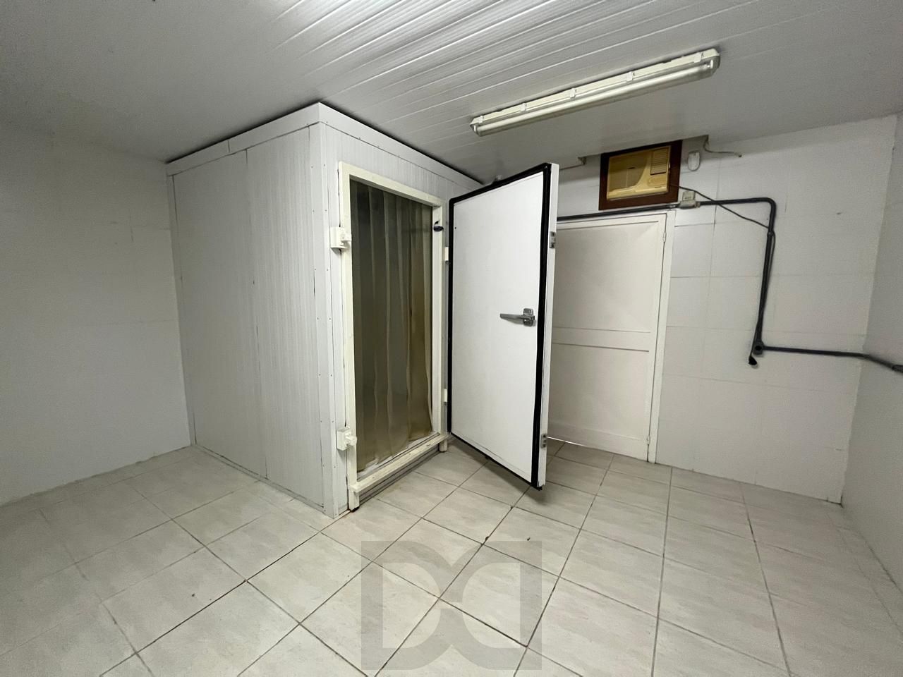 Prédio Comercial à venda com 5 salas, 400m², 6 vagas, Rua Laudelino Freire no bairro Sarandi em Porto Alegre — foto 13