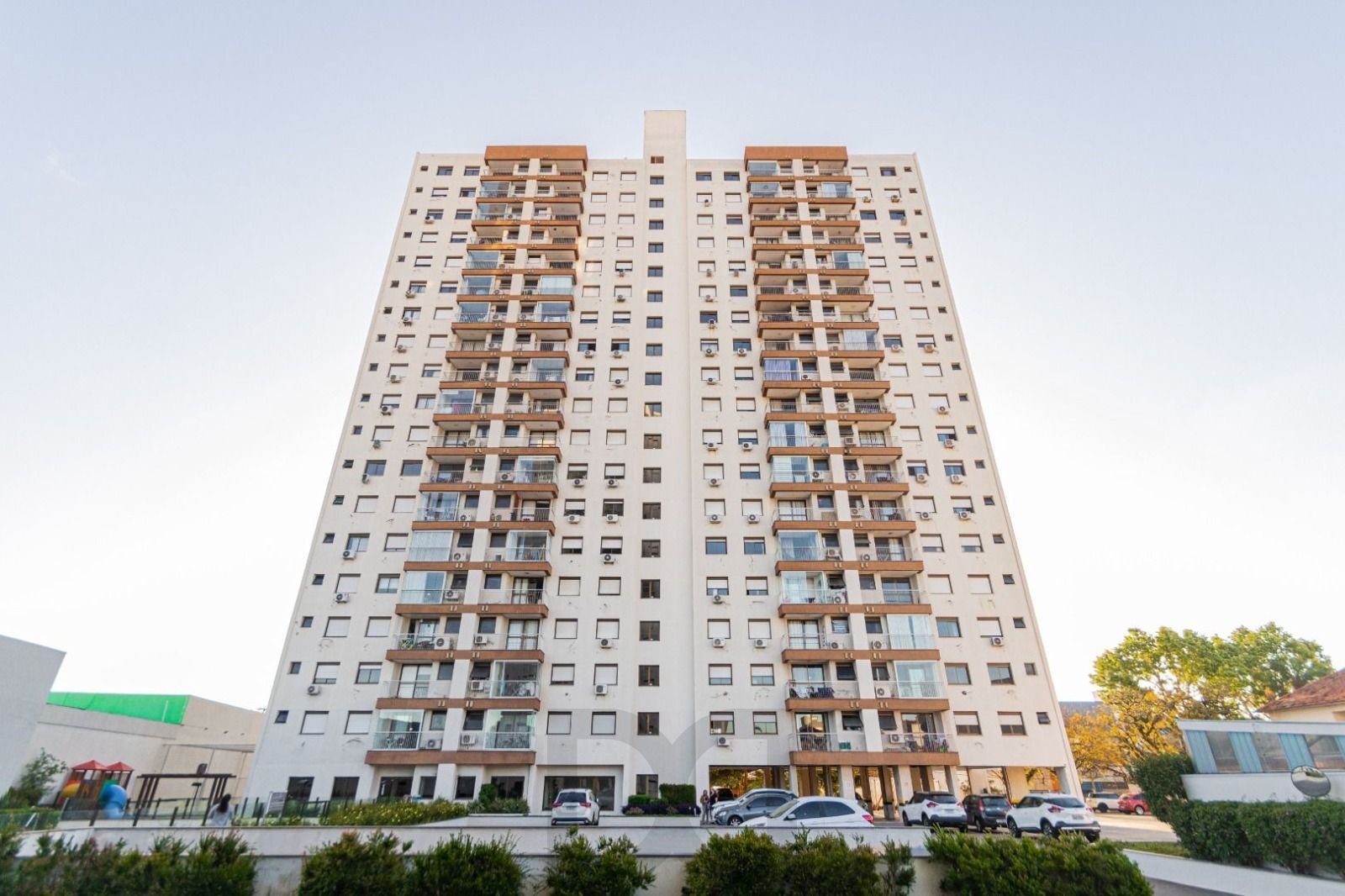 Apartamento com sacada integrada e vista privilegiada — foto 32