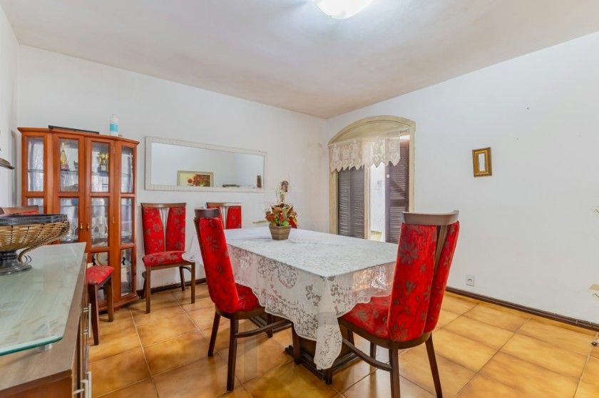 Casa com pátio e churrasqueira em frente à praça – Jardim Sabará — foto 9