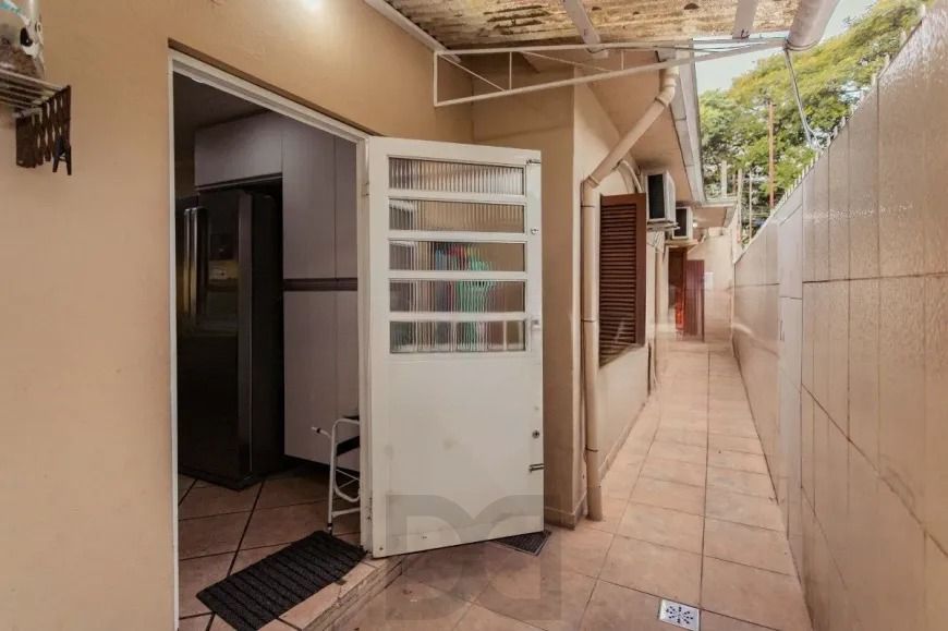 Casa térrea  com 200m² privativos, 3 quartos, Rua Sylvio Sanson - Sarandi — foto 22