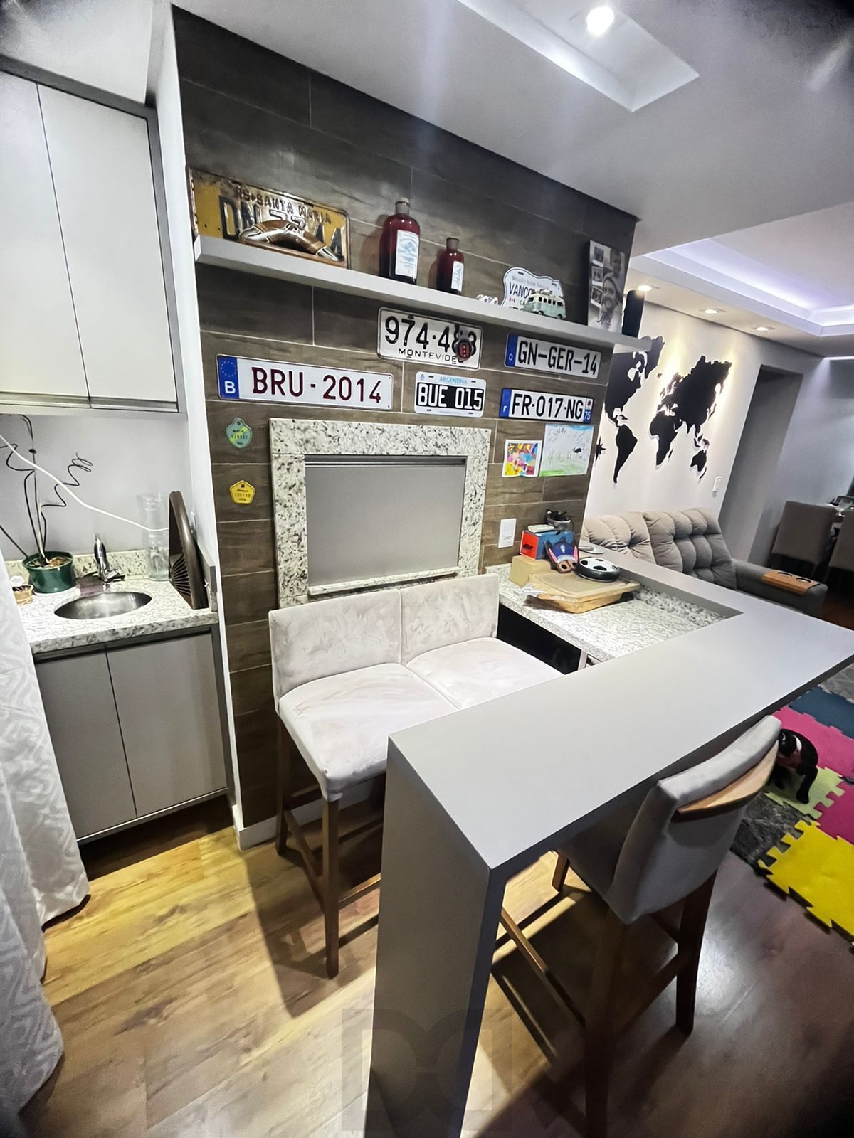 Apartamento mobiliado 2 dormitórios com suíte e 2 vagas em Petrópolis Poa — foto 5