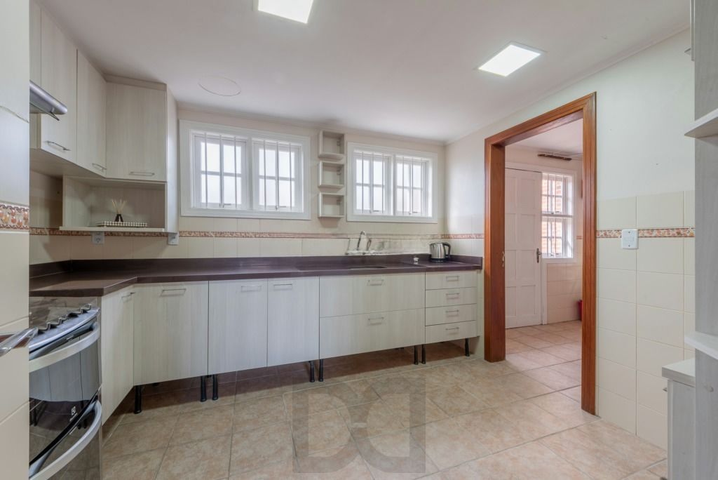 Casa com 4 dormitórios, suíte, churrasqueira e 4 vagas — foto 23