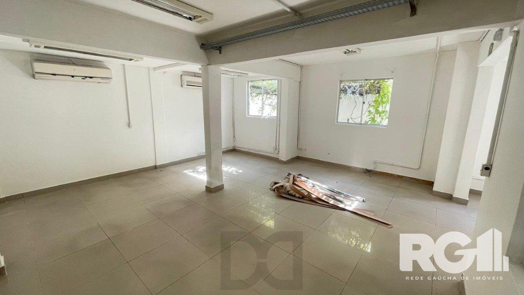 Prédio Comercial Imponente com 1.200m² na Zona Norte de Porto Alegre — foto 8