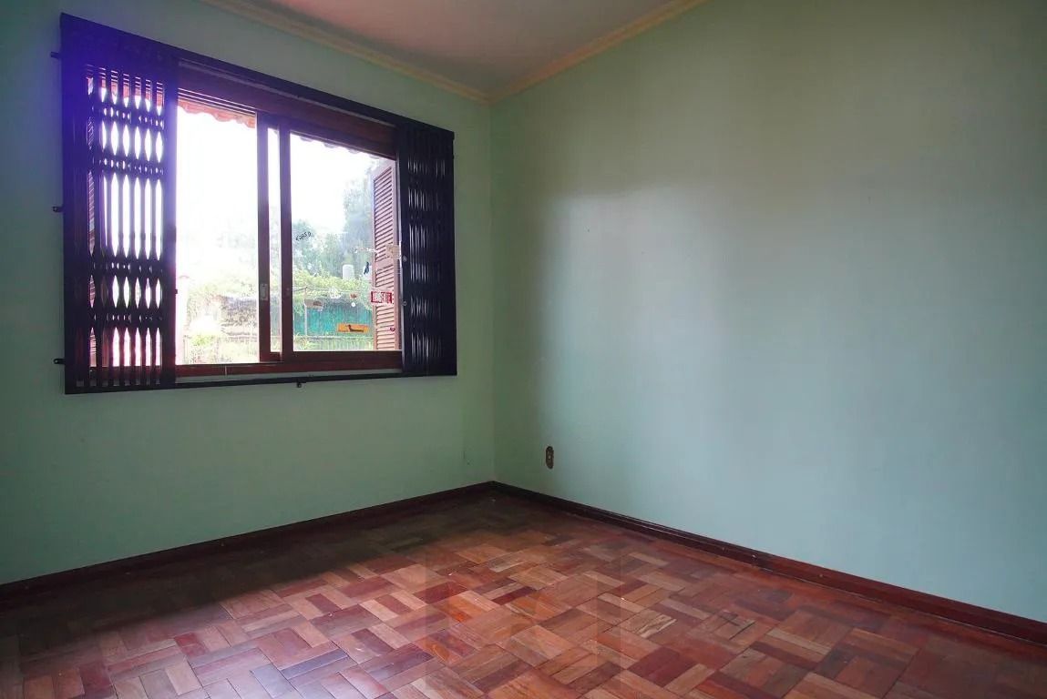 Casa com 4 Dormitórios e Amplo Pátio no Passo D’Areia — foto 6