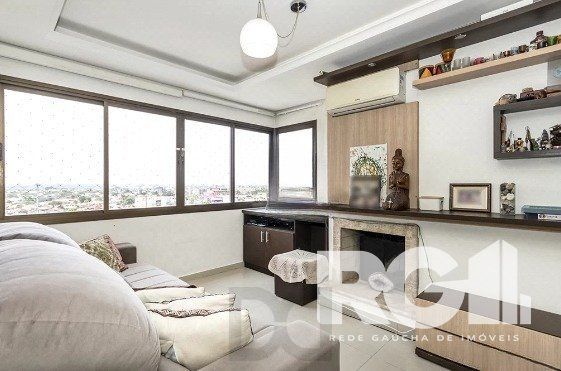 Apartamento 3 Dormitórios com Suíte, Lareira e 2 Vagas — foto 1
