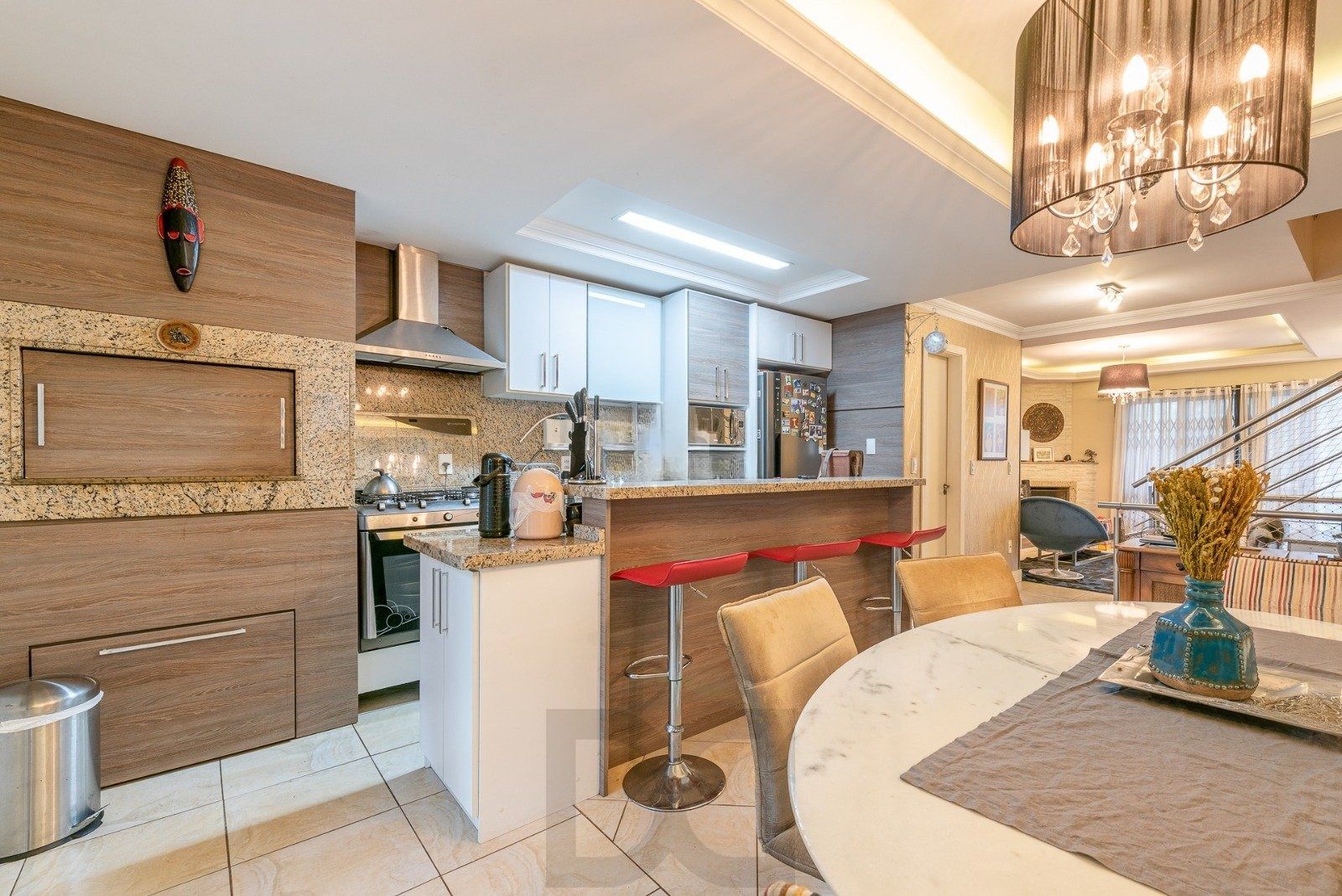 Casa com 3 dormitórios, suíte, pátio com spa, 3 vagas, Rua do Pampa - Ecoville — foto 10