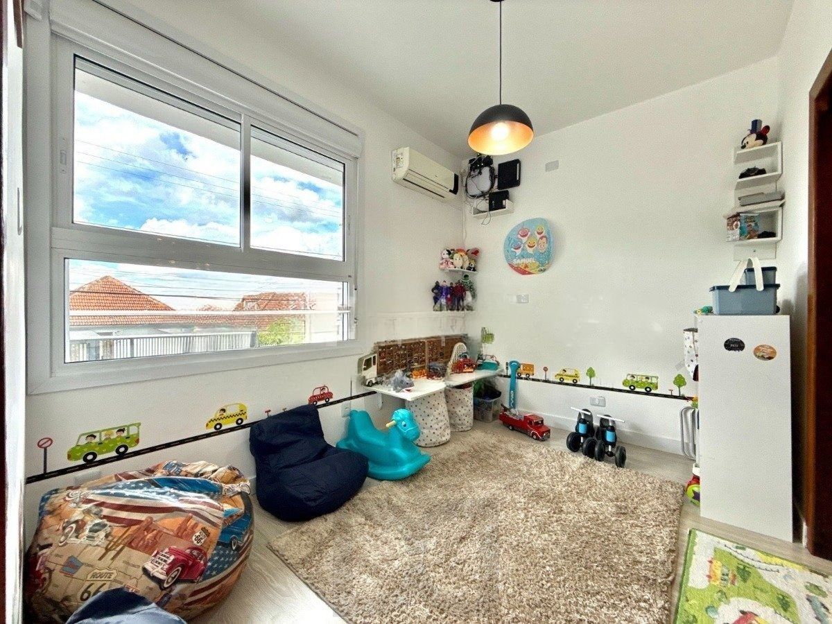 Casa ampla com 4 dormitórios, suíte e área de lazer- Passo da Areia — foto 9