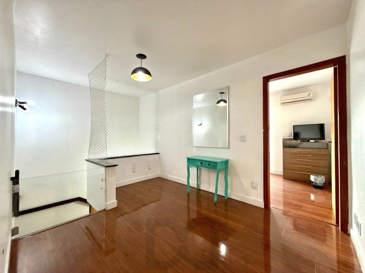 Casa ampla com 4 dormitórios, suíte e área de lazer- Passo da Areia — foto 16