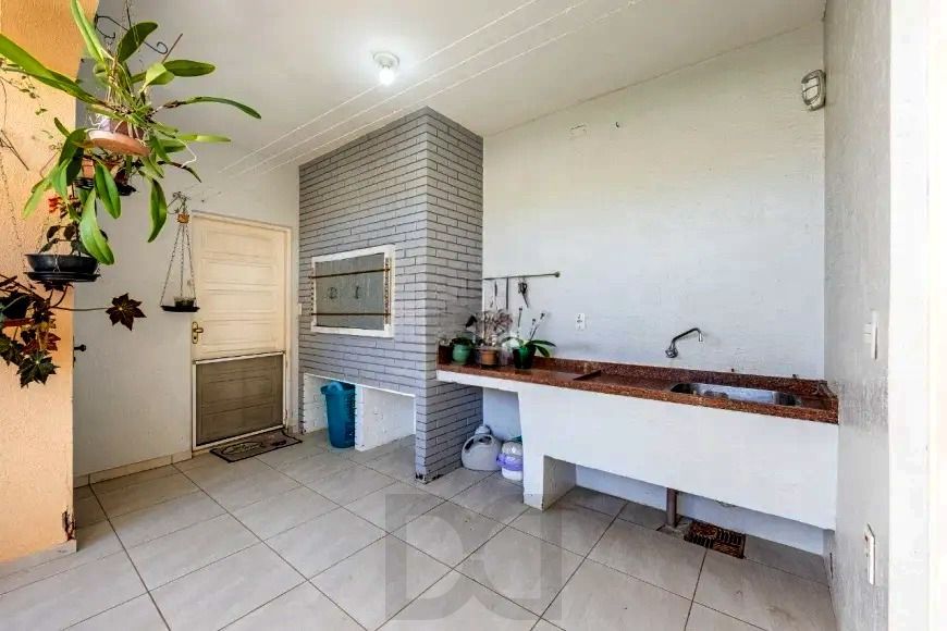 Casa térrea, 160 m² privativos, patio com piscina, no Bairro São Sebastião. — foto 8