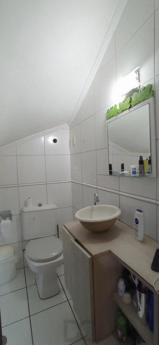 Casa com 4 dormitórios, sótão e amplo pátio próxima ao Hospital Cristo Redentor — foto 17