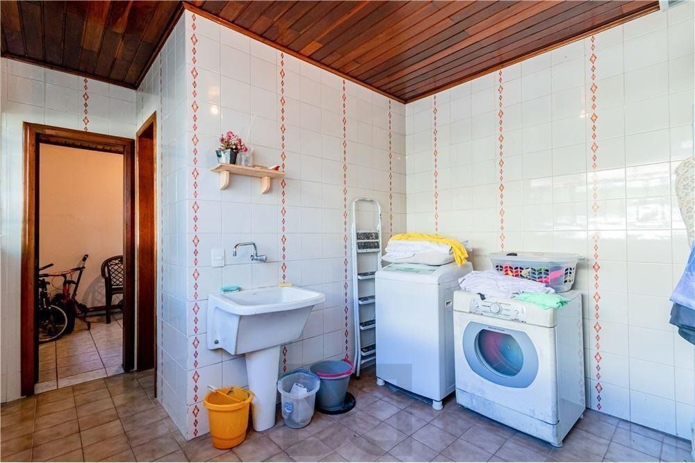 Ampla casa com 3 Dormitórios 293m² e Pátio amplo Próximo a Adda Mascarenhas — foto 16