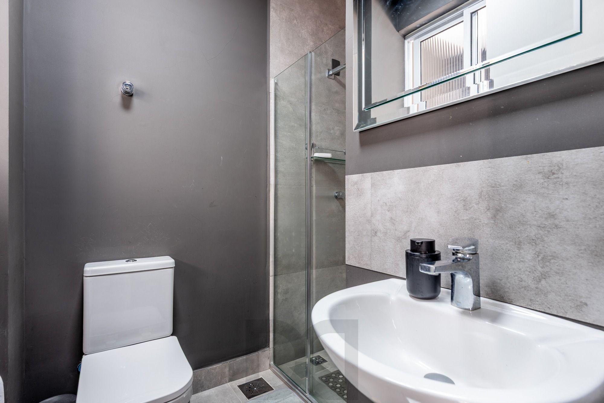 Apartamento com 295m² e 3 dormitórios, 1 suíte, 2 vagas individuais, no bairro Independência — foto 18