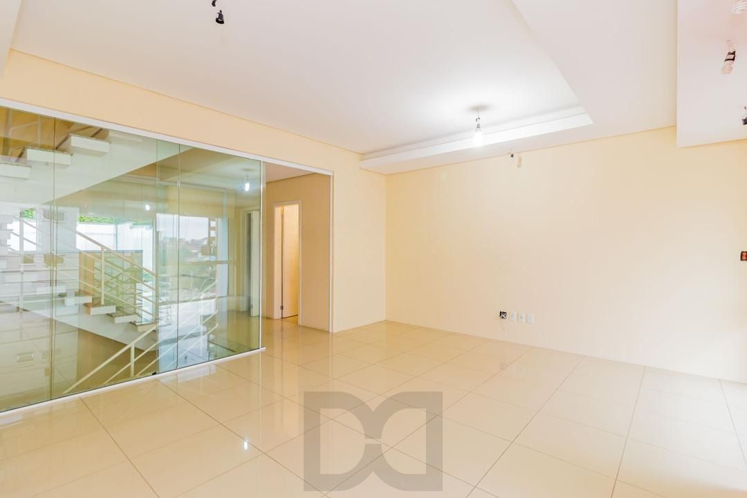 Casa com 3 dormitórios, suíte, lavabo e amplo pátio. — foto 26