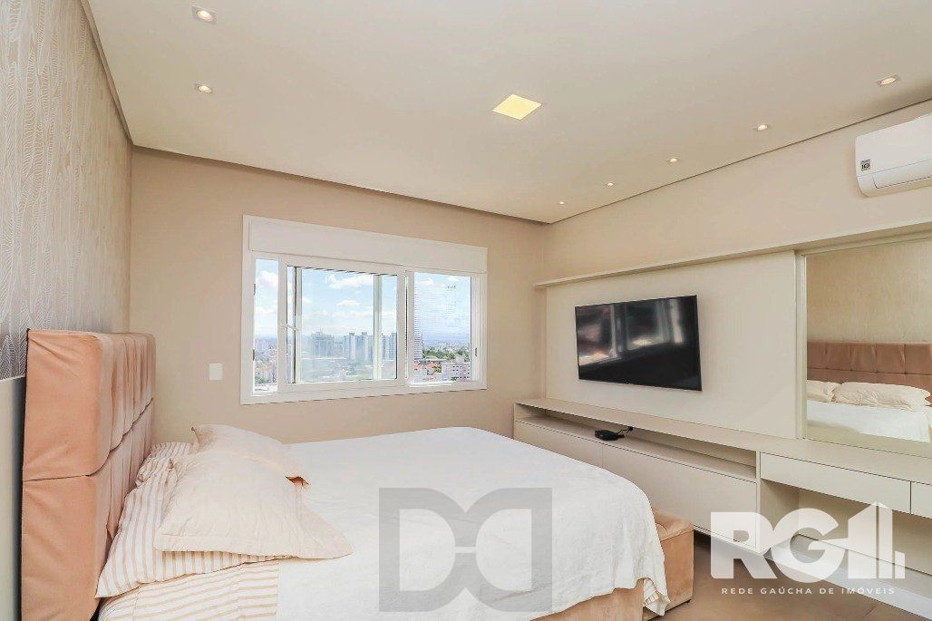 Apartamento com 3 Dormitórios, Suíte e Vaga Dupla – Andar Alto — foto 16