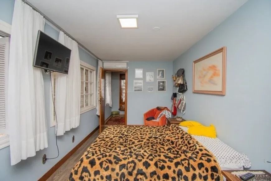 Casa com 3 dormitórios, suíte e amplo pátio com piscina e churrasqueira. — foto 21
