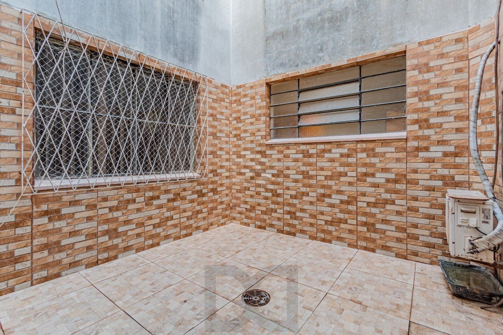 Térreo com pátio Semimobiliado, 2 Dormitórios, Próximo ao Praia de Belas — foto 12
