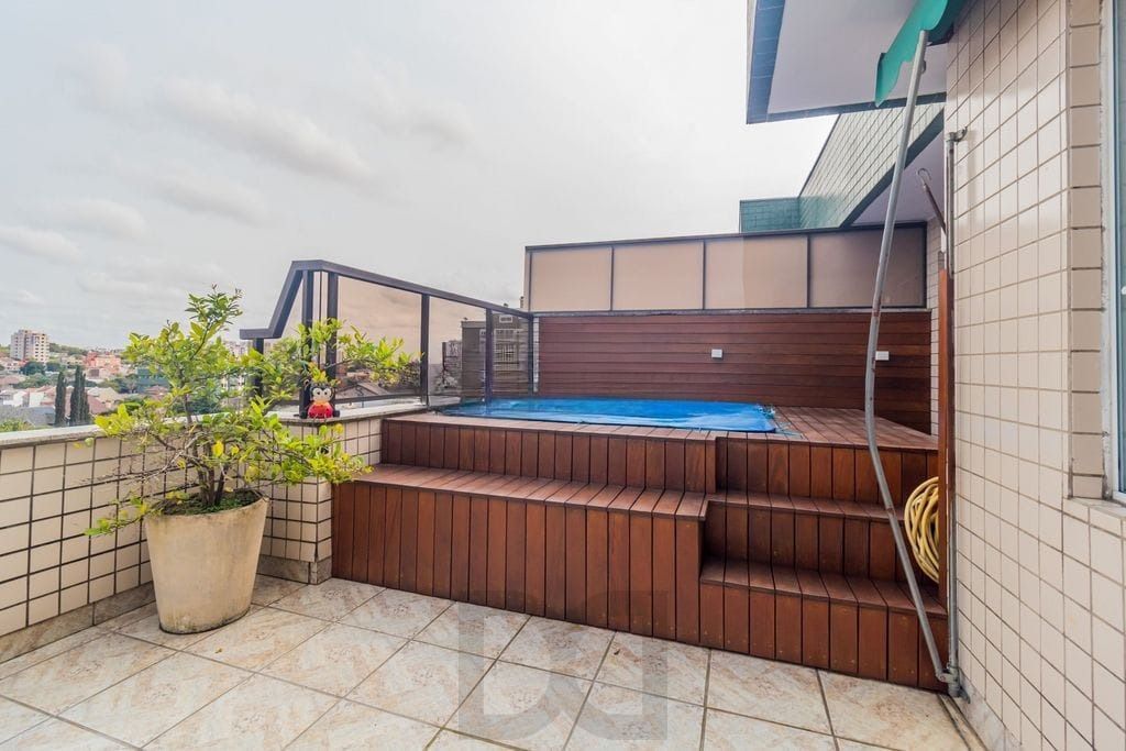 Cobertura com piscina, 3 quartos, 232² privativos elevador - Jardim Planalto — foto 3