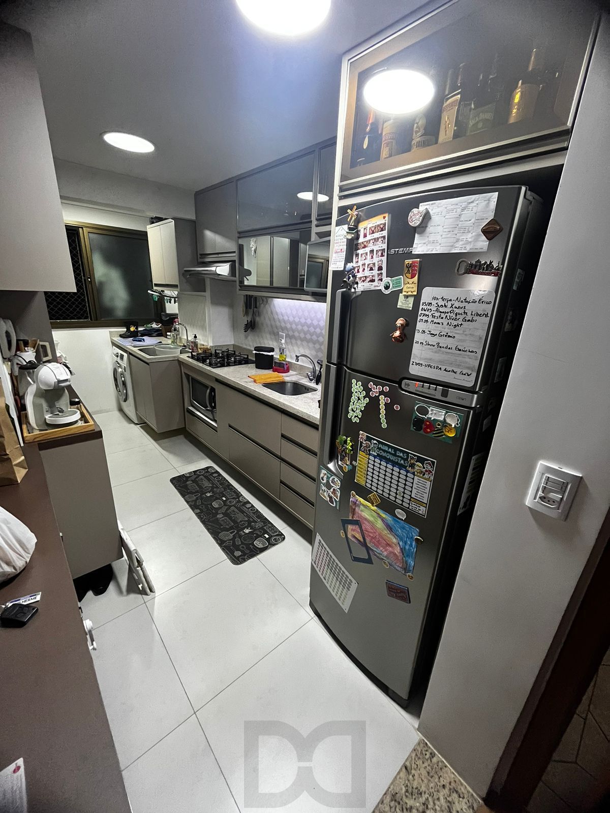 Apartamento mobiliado 2 dormitórios com suíte e 2 vagas em Petrópolis Poa — foto 3
