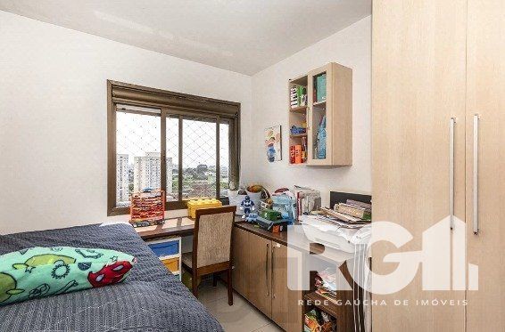 Apartamento 3 Dormitórios com Suíte, Lareira e 2 Vagas — foto 8