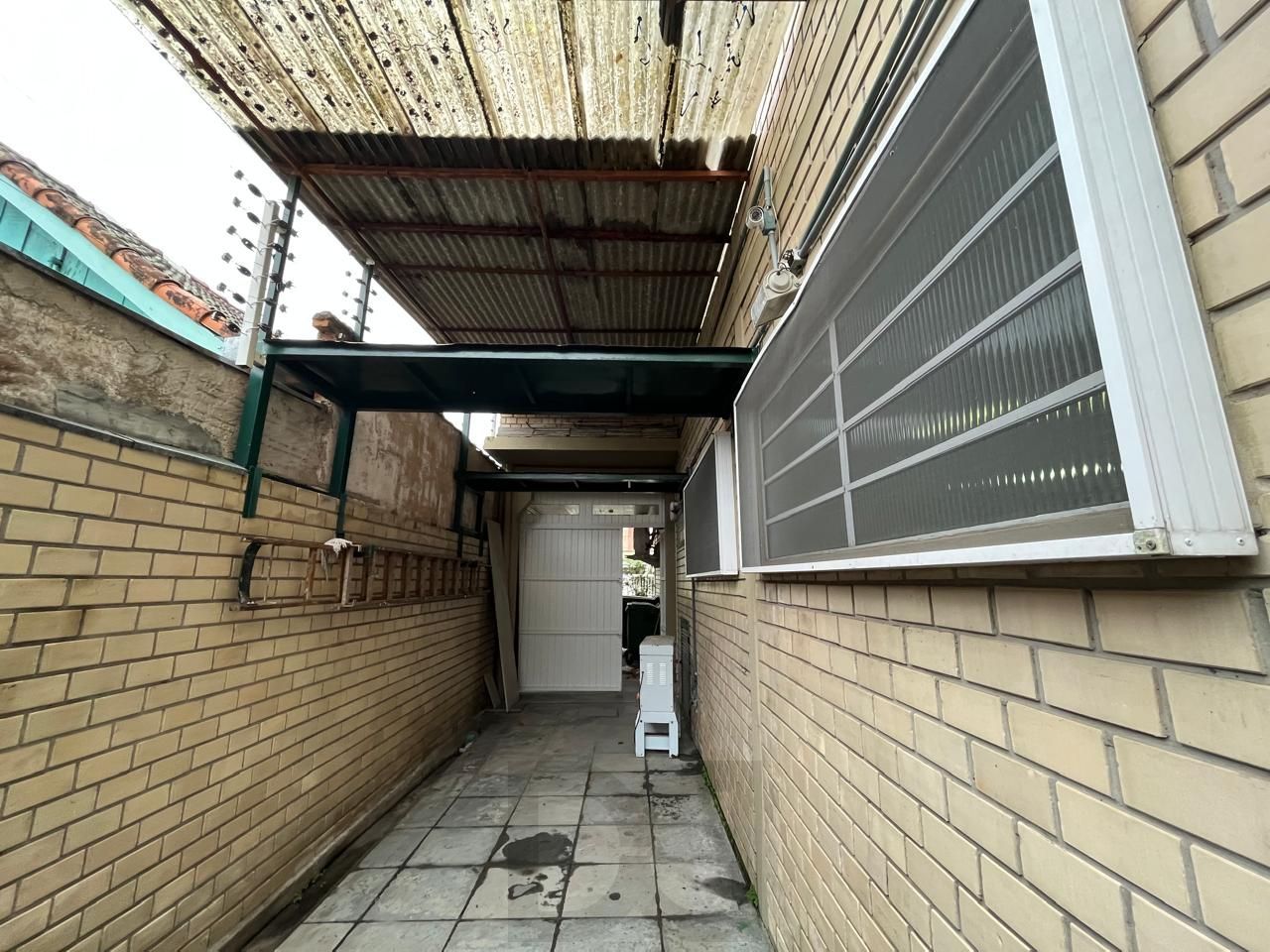 Prédio Comercial à venda com 5 salas, 400m², 6 vagas, Rua Laudelino Freire no bairro Sarandi em Porto Alegre — foto 27