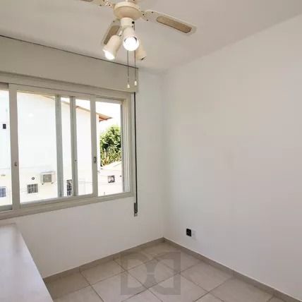 Apartamento com 2 dormitórios, banheiro auxiliar e 2 vagas cobertas. — foto 15