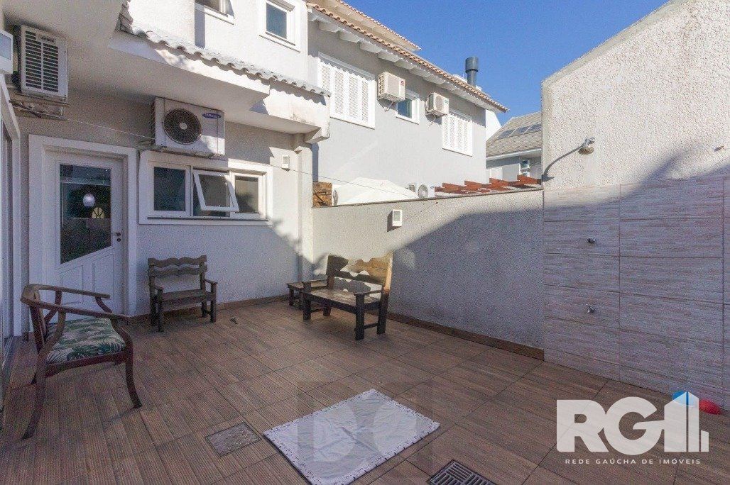 Casa em Condomínio com 3 Suítes, Espaço Gourmet e 5 Vagas de Garagem — foto 4