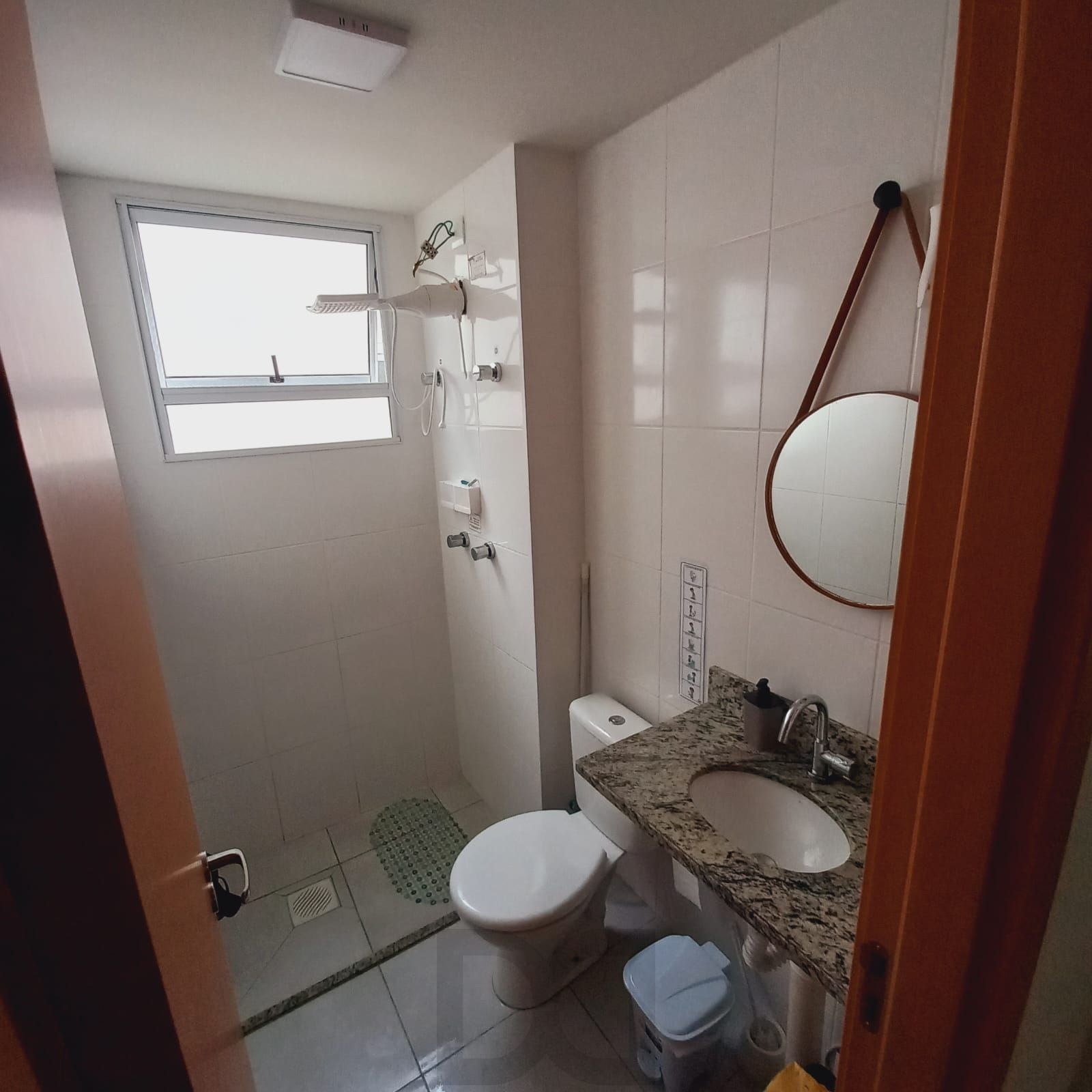 Apartamento 2 Dormitórios, sacada com churrasquieira, 1 vaga  Portaria 24h — foto 14