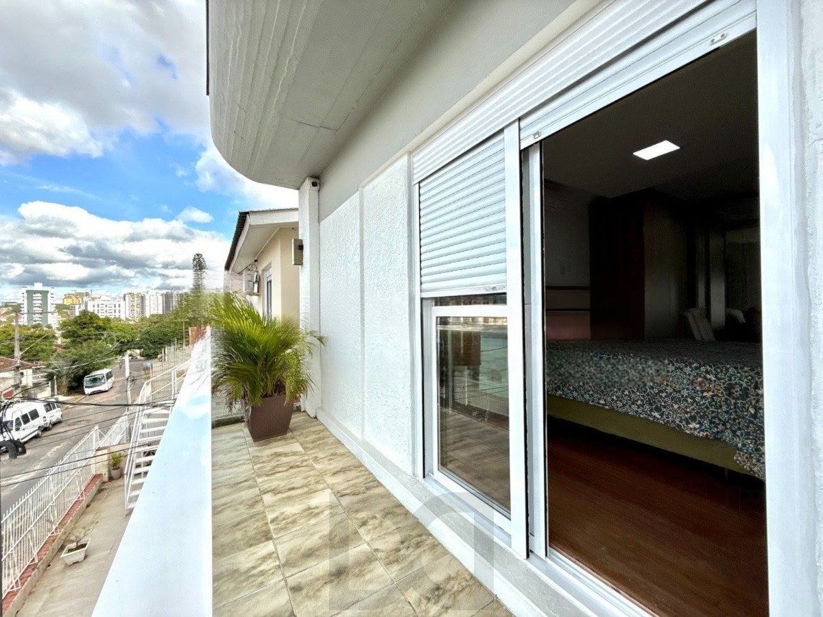 Casa ampla com 4 dormitórios, suíte e área de lazer- Passo da Areia — foto 22