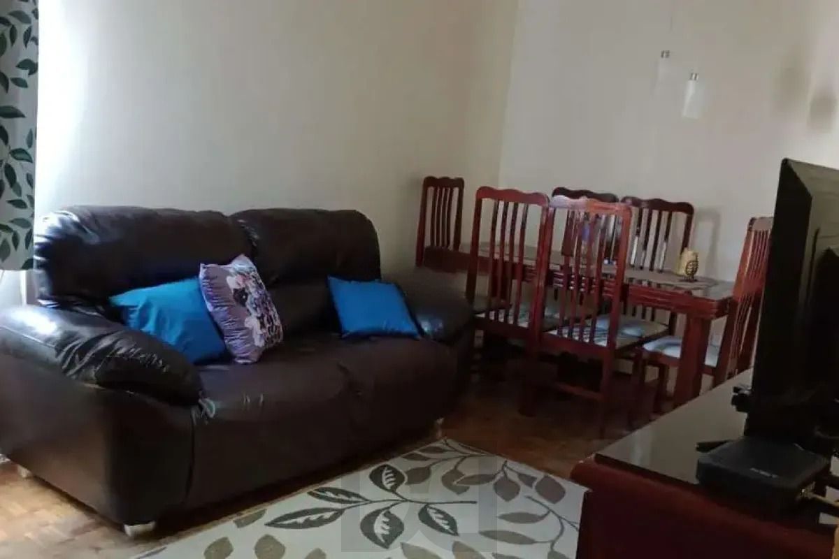 Apartamento com 2 dormitórios semimobiliado. — foto 1