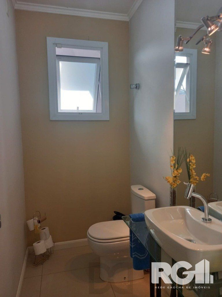 Casa à Venda com 3 Dormitórios, Suíte com Closet e Garagem para 10 Carros — foto 15