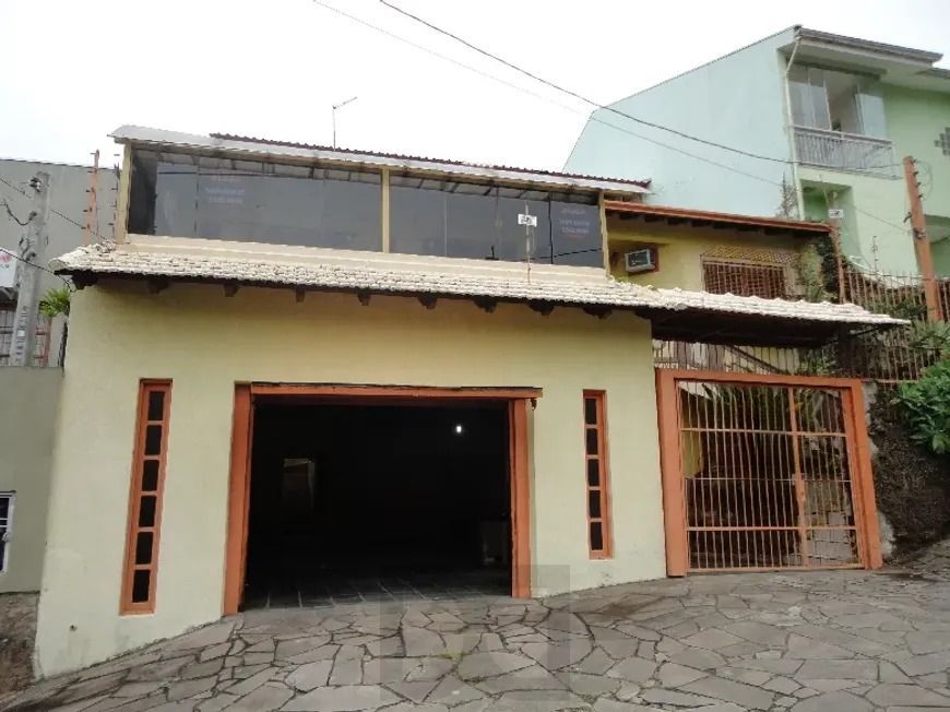 Casa com três dormitórios, suíte, piscina e 3 vagas. — foto 17