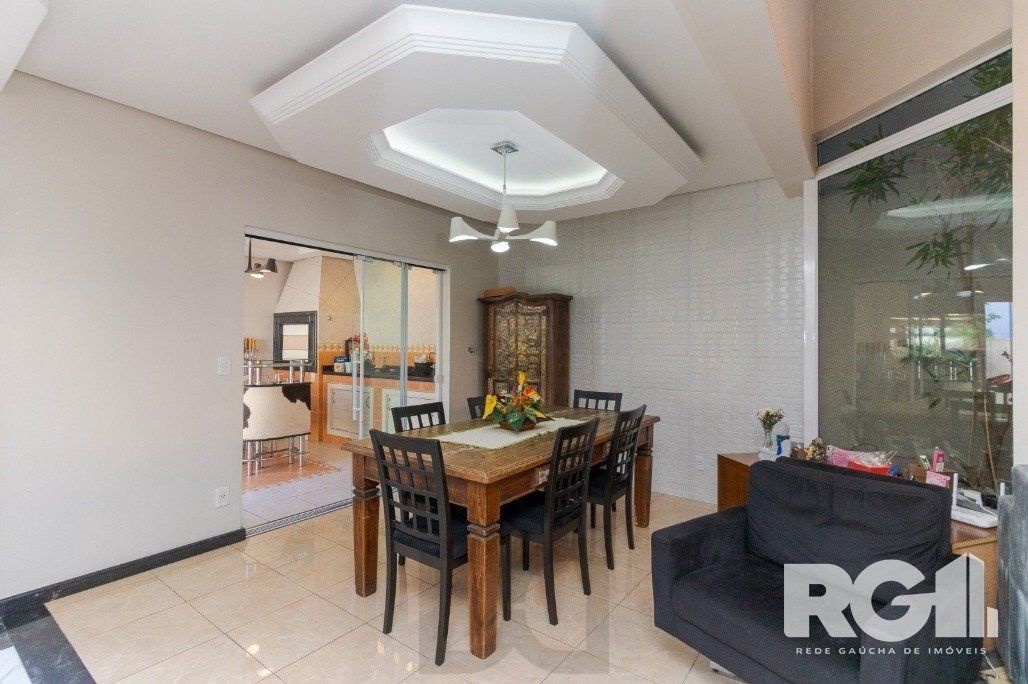 Casa em Condomínio com 3 Suítes, Espaço Gourmet e 5 Vagas de Garagem — foto 8