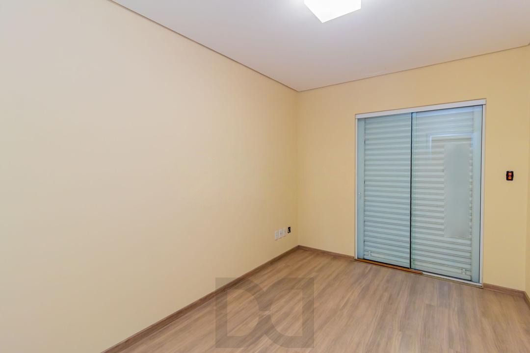 Casa com 3 dormitórios, suíte, lavabo e amplo pátio. — foto 16