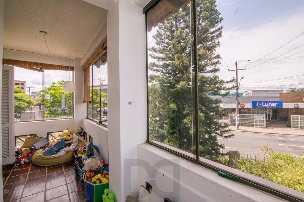 Casa de esquina com 6 dormitórios, 430m², piscina, 4 vagas — foto 27